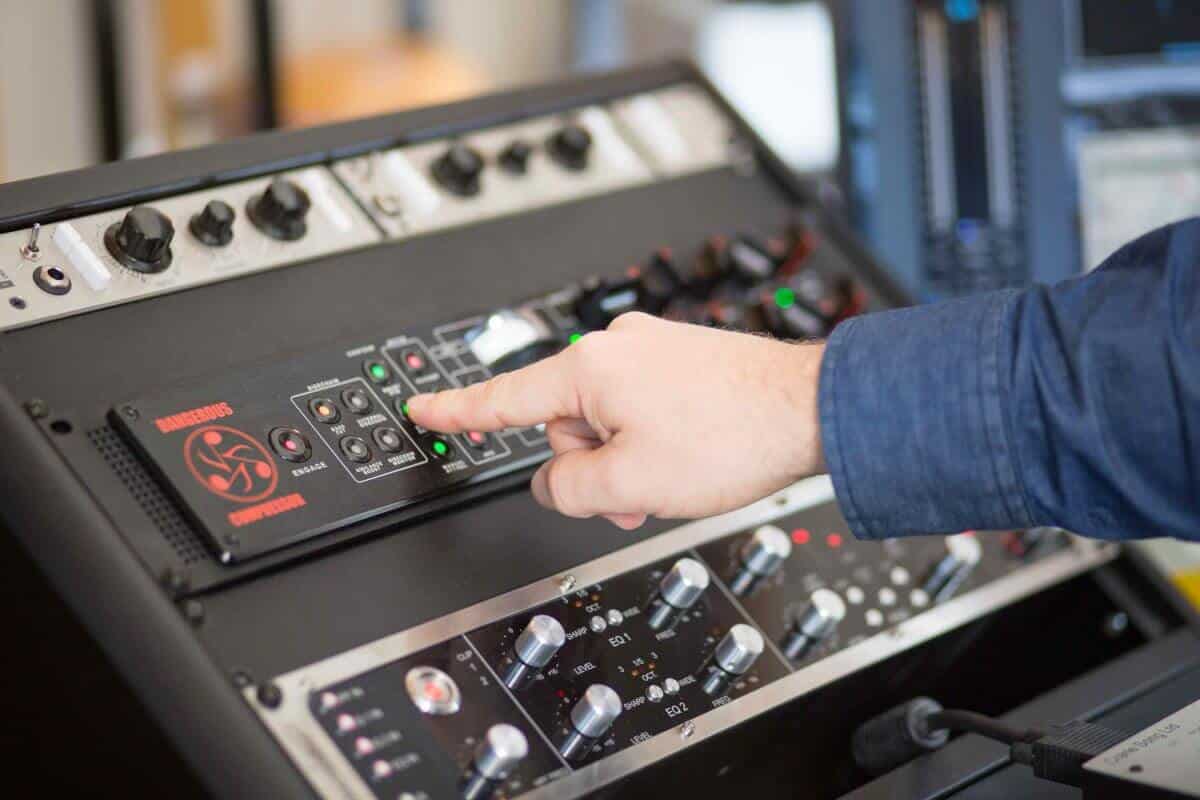 High End Analog Equipment. Mastering Engineer and High End Analog Equipment.