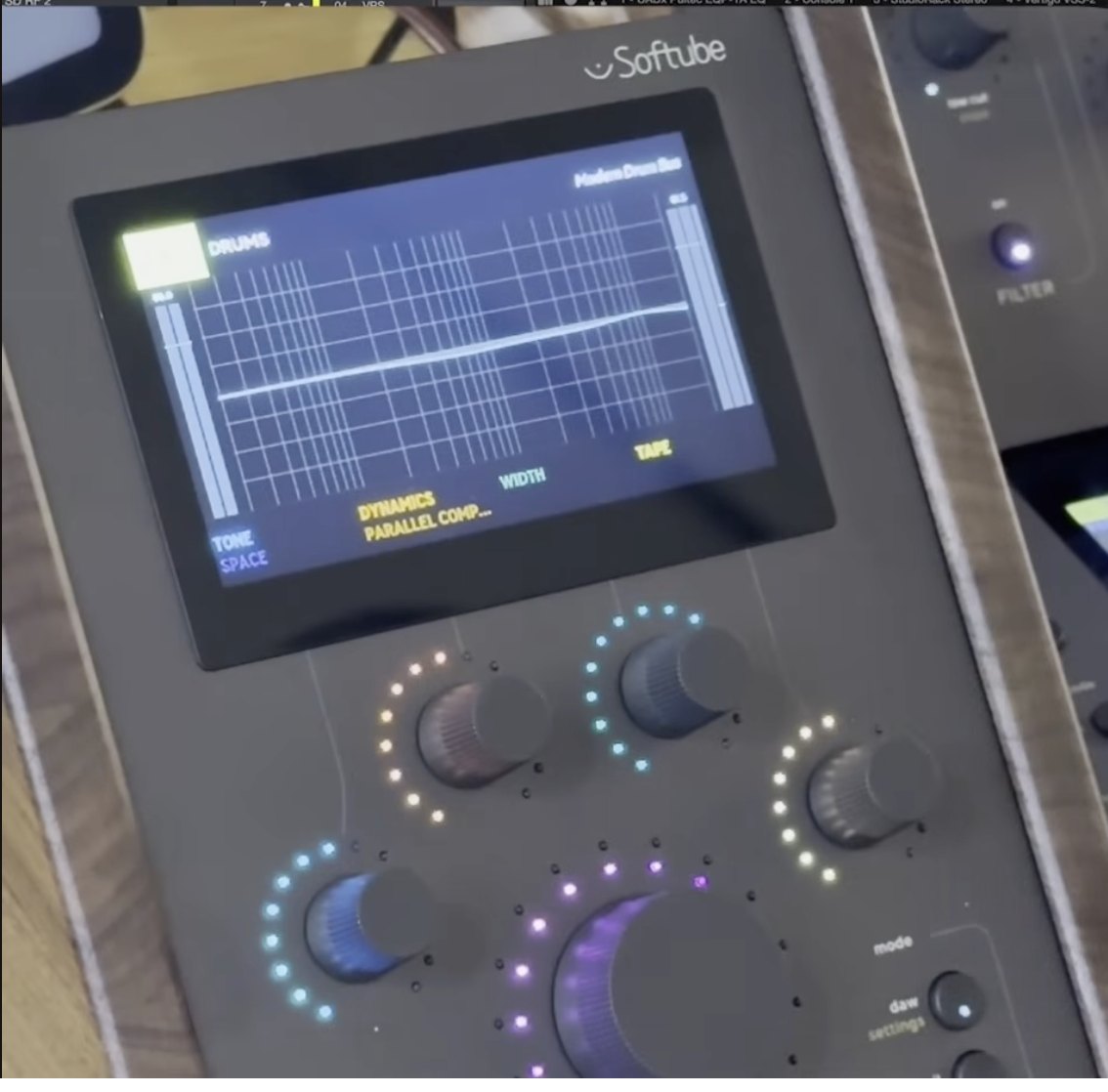 Softube Flow controller screen showing the Modern Drum Bus flow with Tone, Space, Dynamics, Parallel Comp, Width and Tape macros